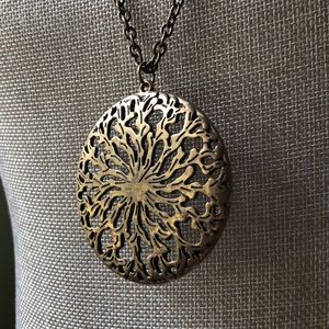 Vintage-Style Pendant Necklace